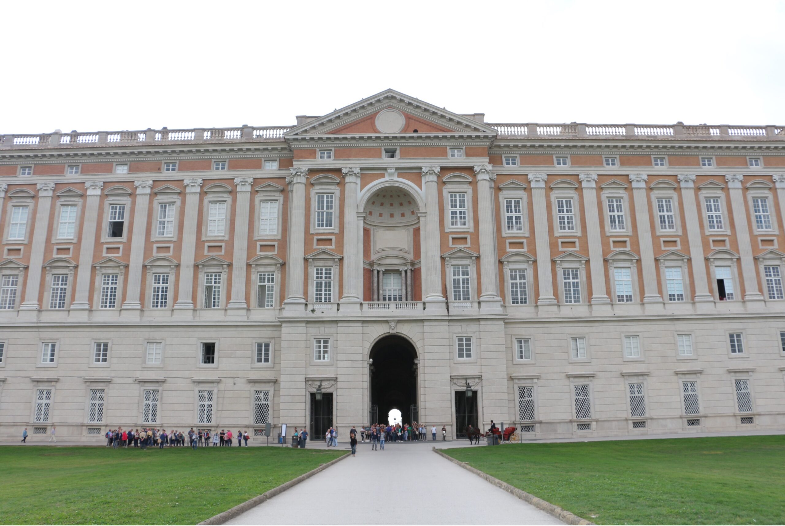Michele Sergio - La reggia di Caserta e il caffè