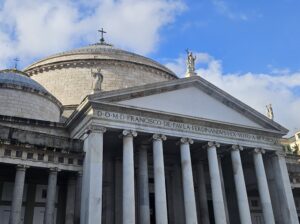 facciata chiesa san francesco di paola eretta per volontà di ferdinando di borbone