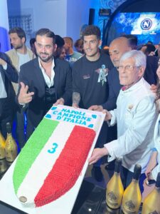 Sabatino Sirica festeggia il terzo scudetto del Calcio Napoli 
