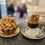 Un abbinamento natalizio: struffoli e caffè viennese