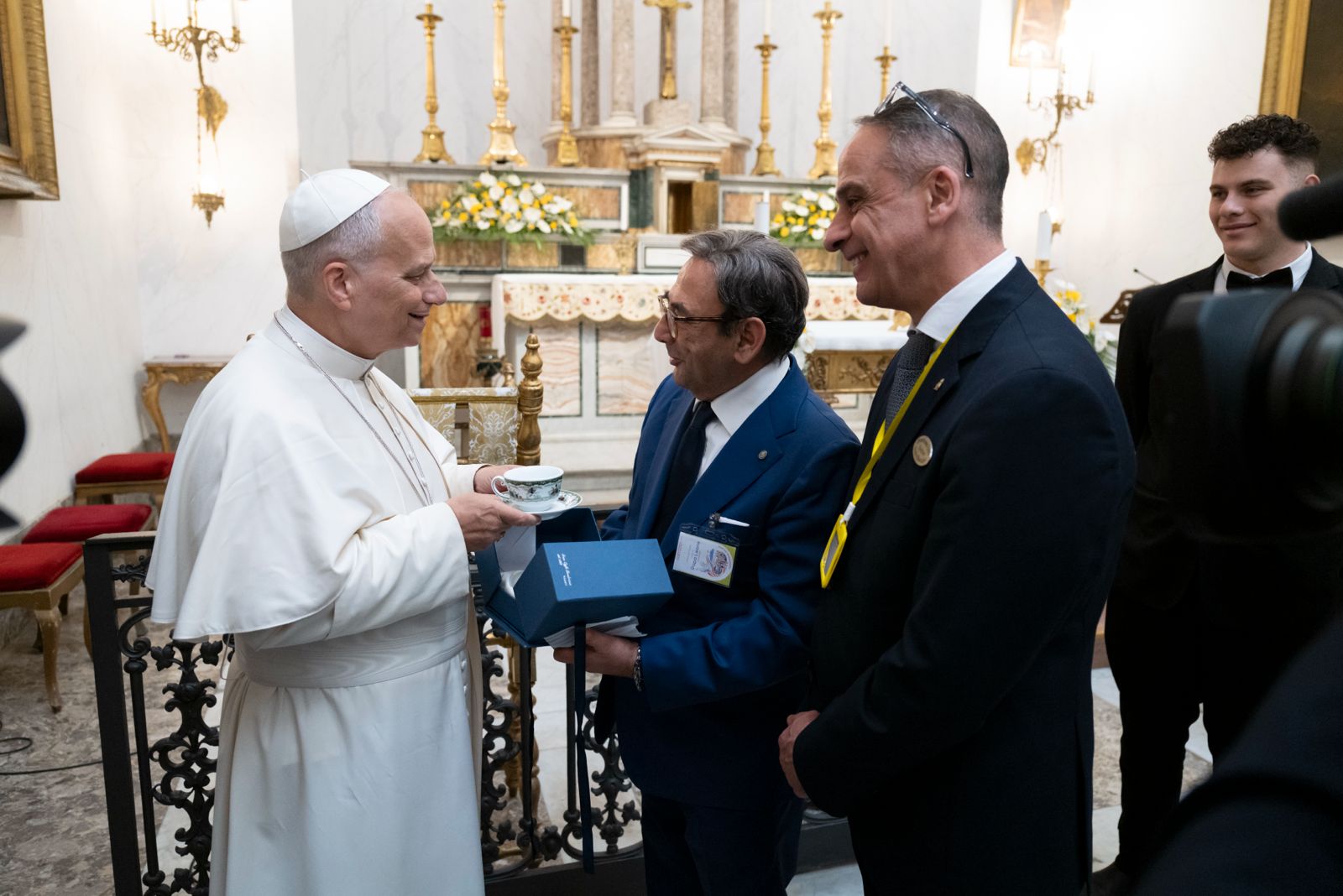 L'omaggio a Papa Leone XIV
