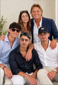 Fabrizio Sergio con la moglie Ortensia e i loro tre figli